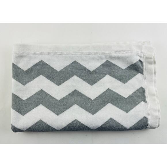Pottery Barn Kids Gray White Chevron Zig Zag Baby Blanket Cotton Knit Grey 30x40 - Picture 11 of 12